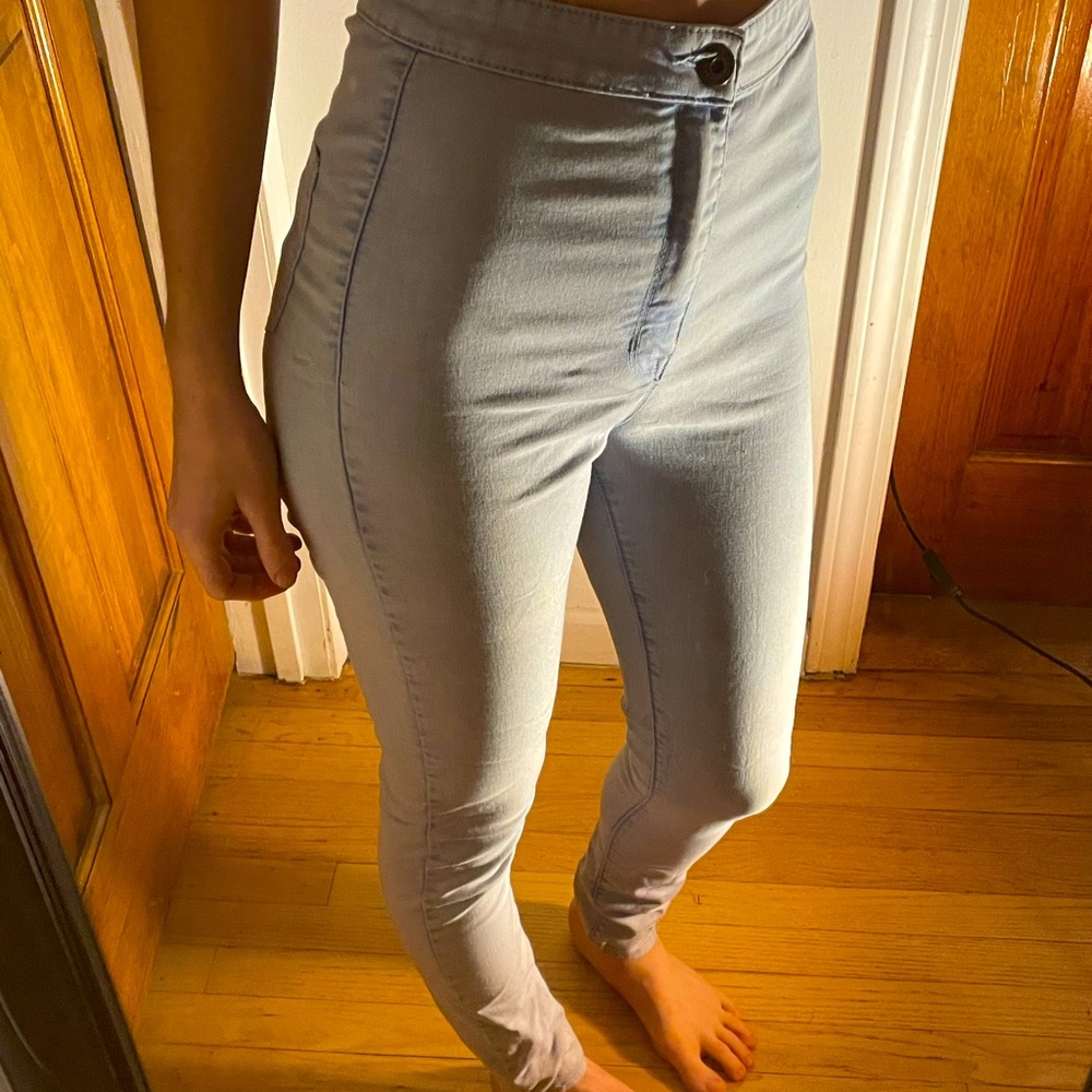 Super stretchy, high-waisted skinny jeans
